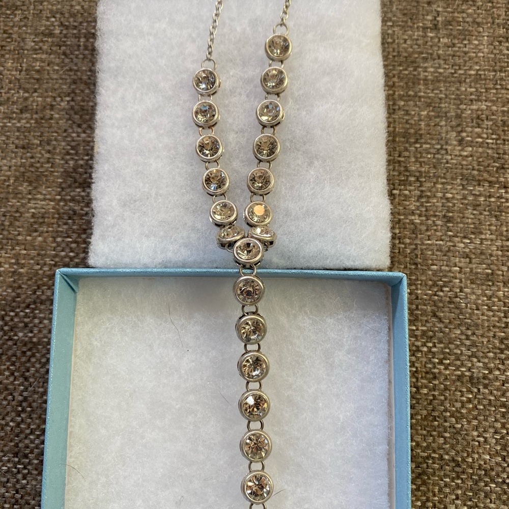 Beautiful Necklace - Picture 3 of 6